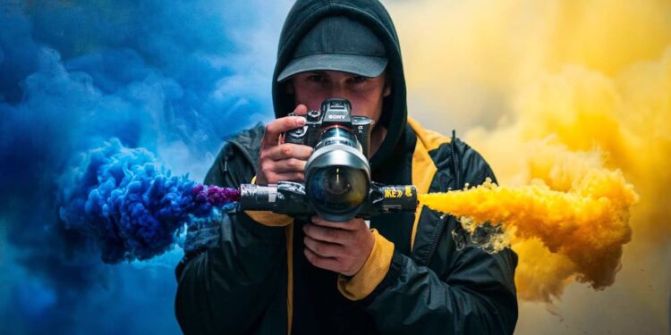 What Kind of Smoke Bombs Do Photographers Use?