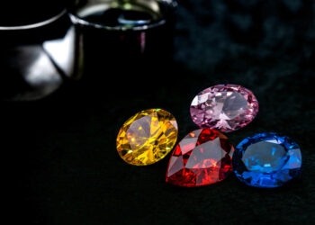 What Leads to the Rise of GemPundit in the Indian Gemstone Market?