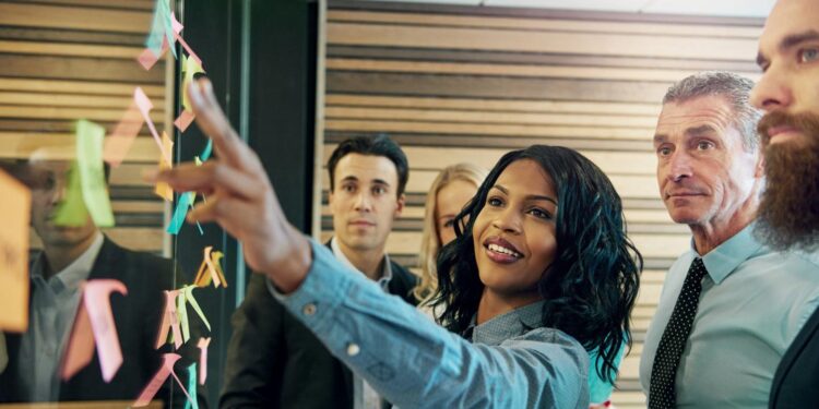 Collaborating with Experts: How to Build Your Team and Leverage Resources in 2024